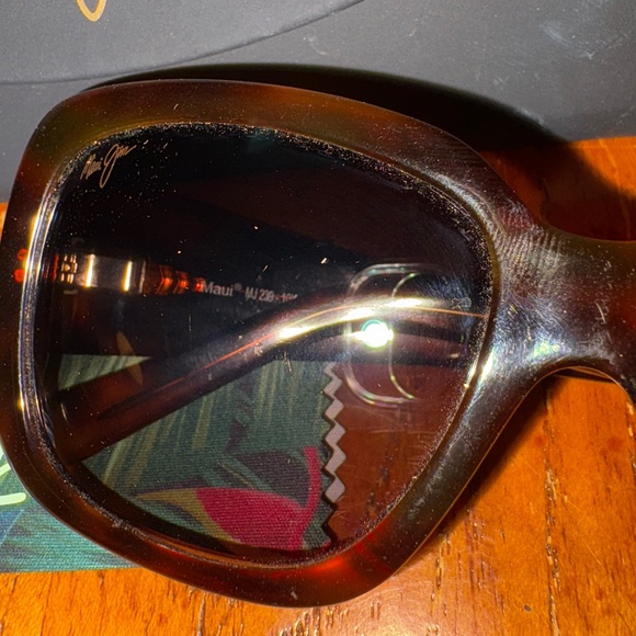 Maui Jim Lani MJ-239-10K Koa Tortoise Polarized Sunglasses 55.5-17 135 w/ Case - Picture 3 of 15
